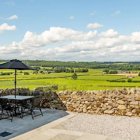 3 Bed In Pooley Bridge 89068 *